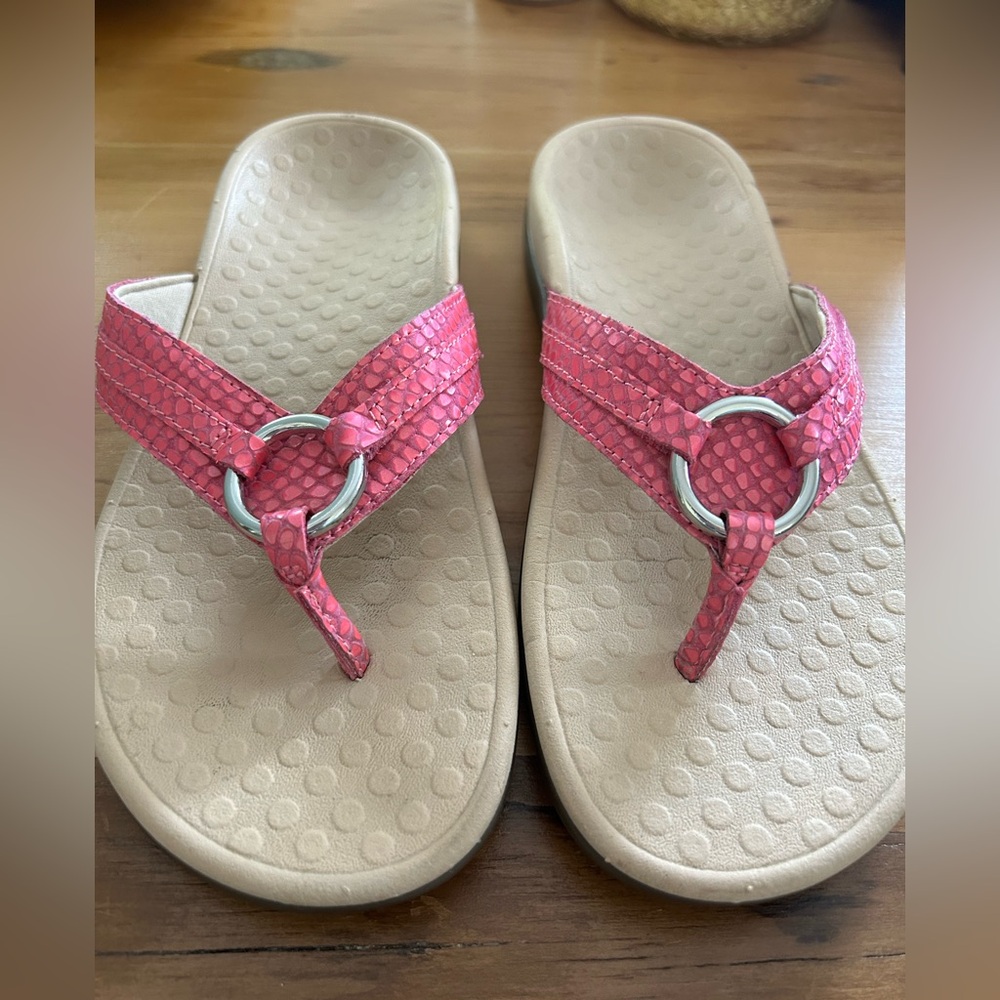 Women's Pink Vionic Sandals